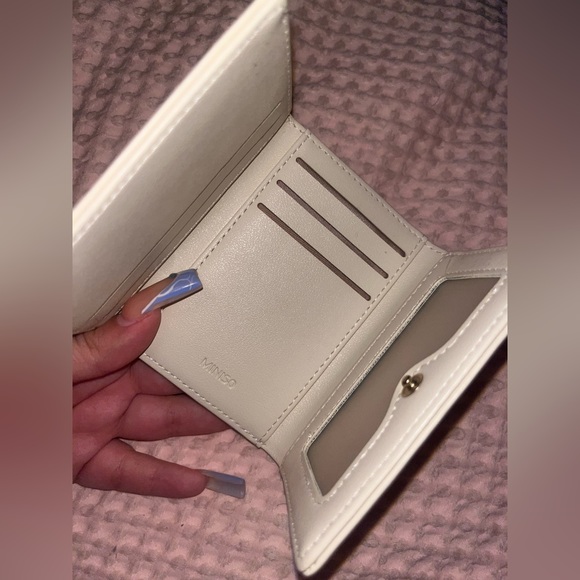 Miniso Trifold Cat Wallet - Picture 3 of 3